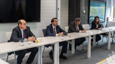 بين مجلس التجديد الاقتصادي والاتحاد الإسباني لمنظمات الأعمال