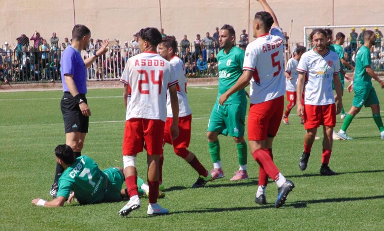 3 فرق نحو السقوط المحتوم