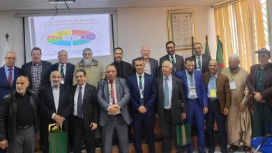 جامعة سيدي بلعباس تناقش أهمية البحث في مخارج اقتصادية بديلة