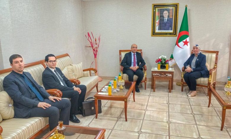 إطلاق منصة الأبوستيل بالجزائر لتسهيل الخدمات القنصلية