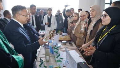 كمال بداري يرفع قبعته للطلبة الجزائريّين