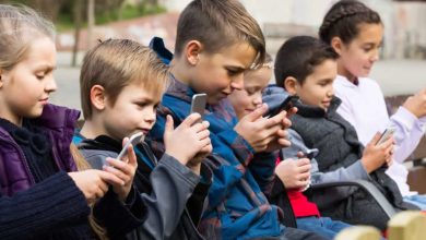 لحماية الأطفال من الإدمان الرقمي أوروبا تضيّق الخناق على منصات التواصل