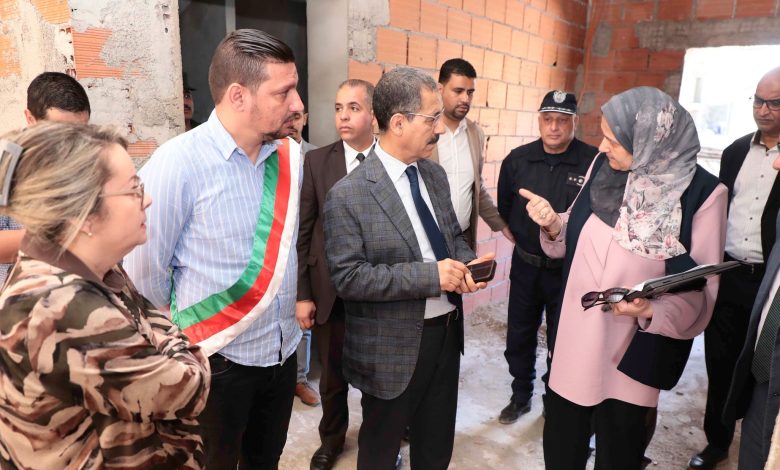والي البليدة يؤكد على ضرورة تسليم المشاريع السكنية في أقرب الآجال