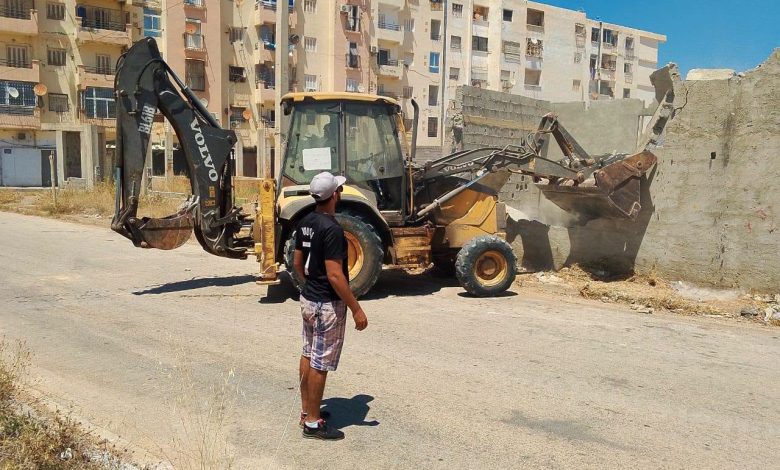 السلطات المحلية تشن حملة هدم للبنايات الفوضوية