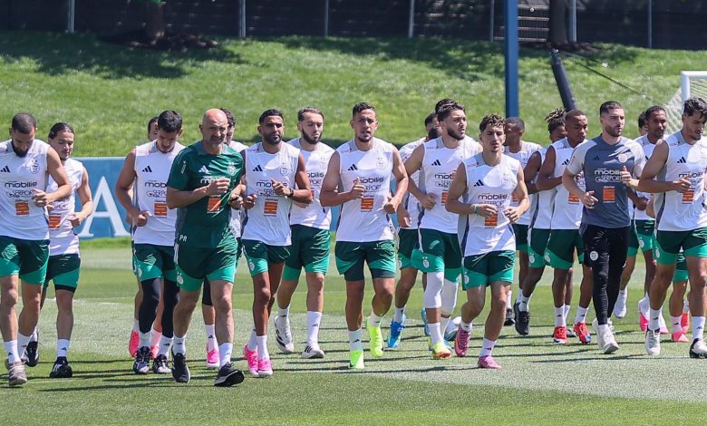 المنتخب الوطني الرحال نحو مدينة سان فرانسيسكو،