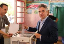 في اطار الانتخابات التشريعية والي معسكر يؤدي واجبه الانتخابي